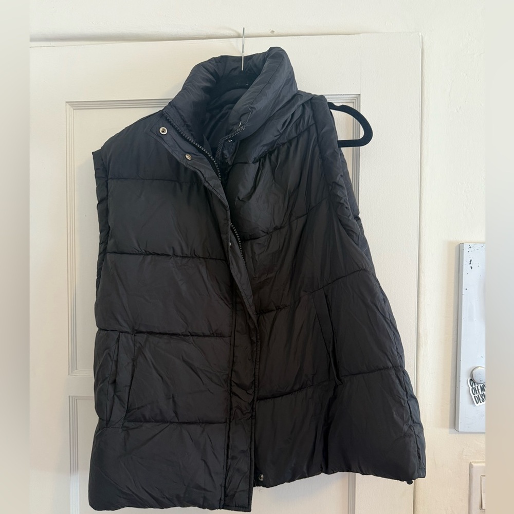 Women's Black Puffer Vest